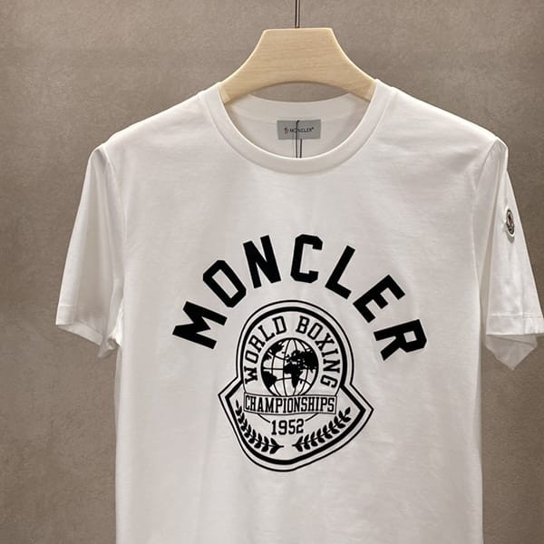 目を惹くカラーモンクレール フロッキープリント ロゴ Ｔシャツ パチモン2色 moa19539